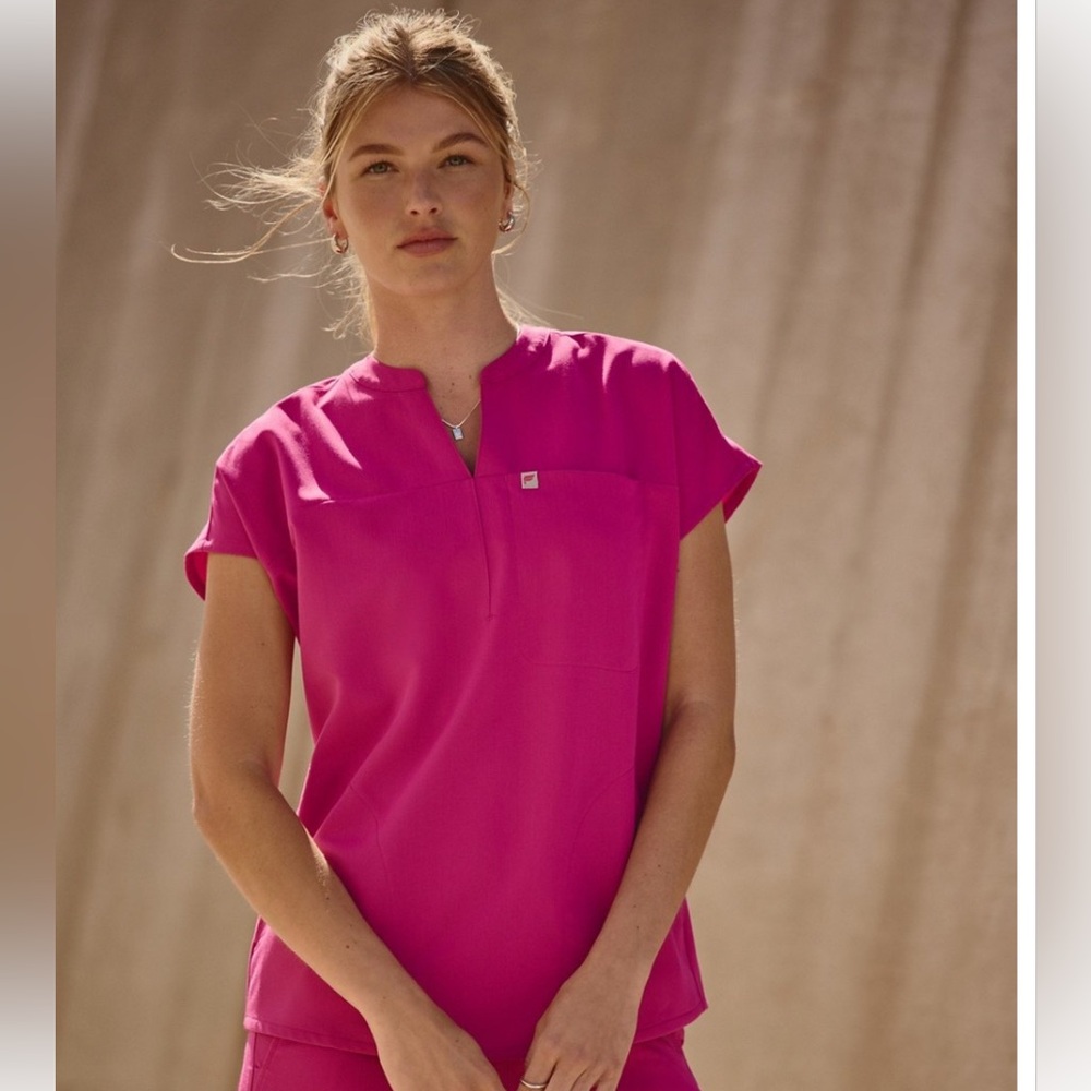 Fabletics Oversized Scrub Top ( Large)